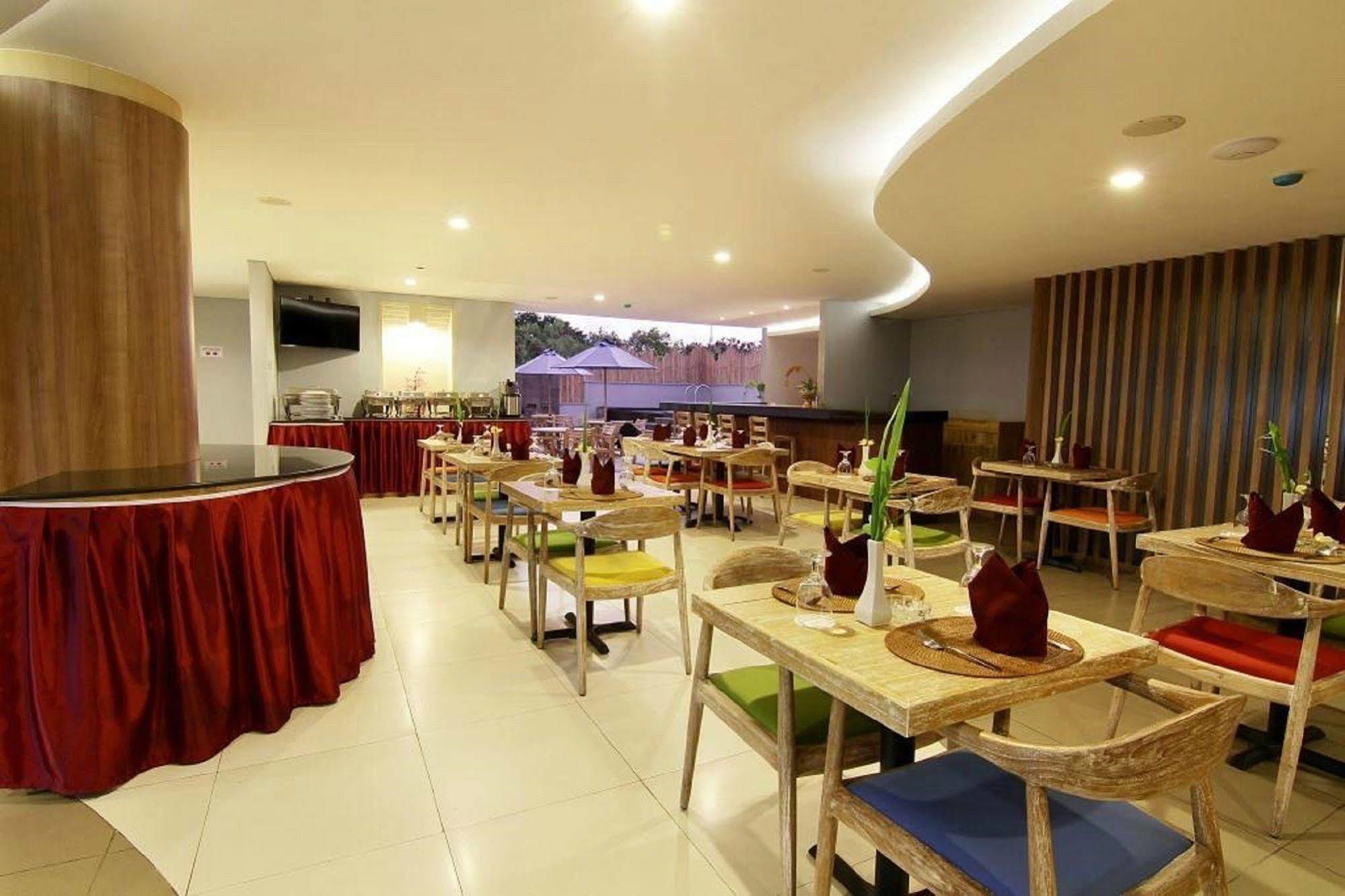 Santosa City Hotel Denpasar Kültér fotó