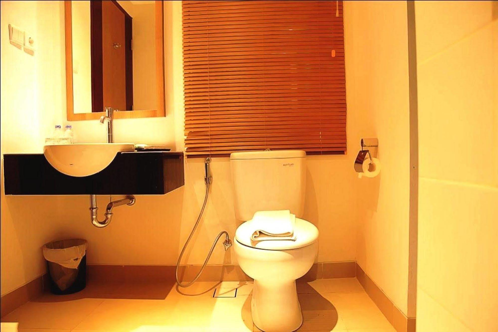 Santosa City Hotel Denpasar Kültér fotó