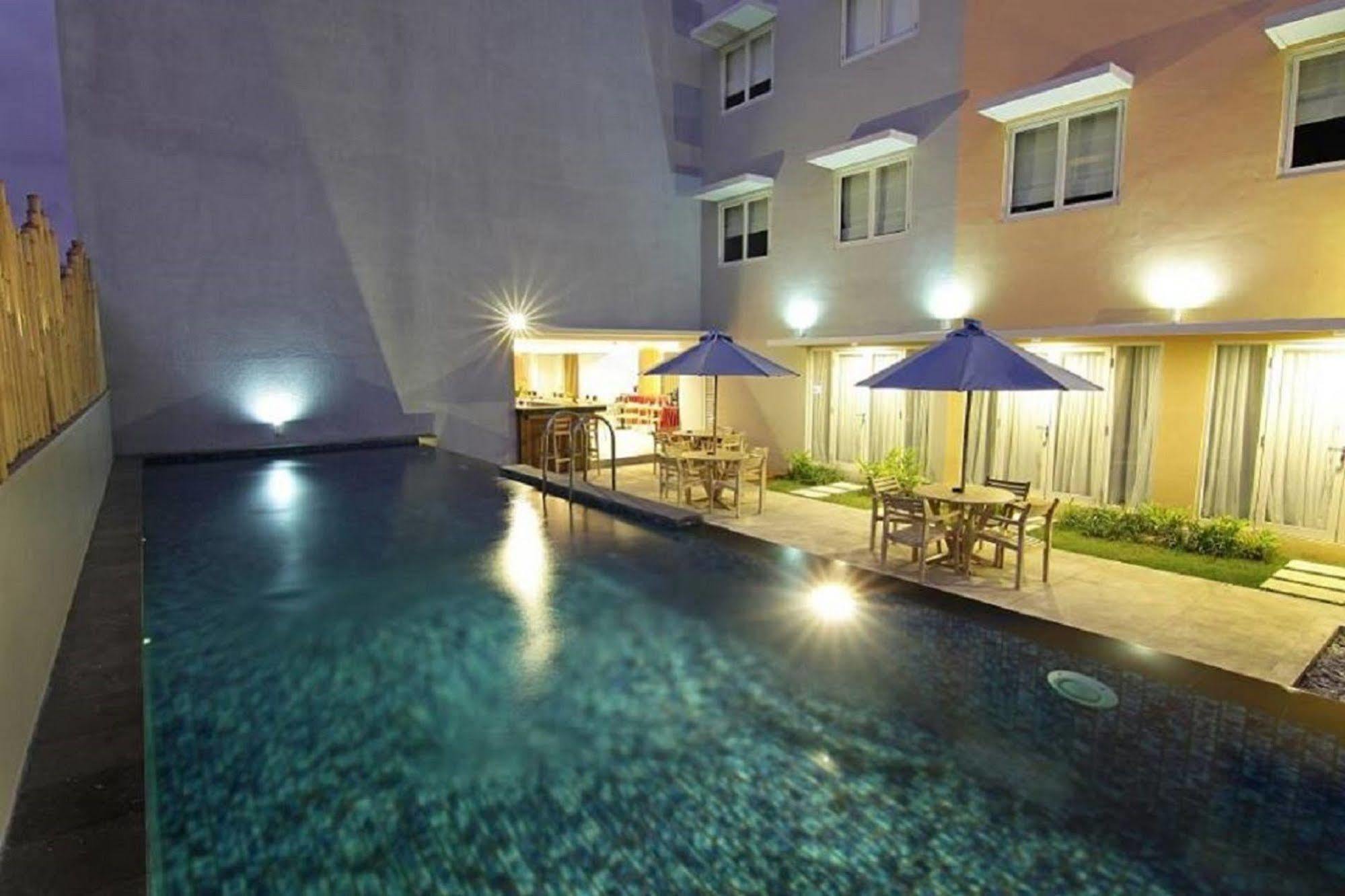 Santosa City Hotel Denpasar Kültér fotó