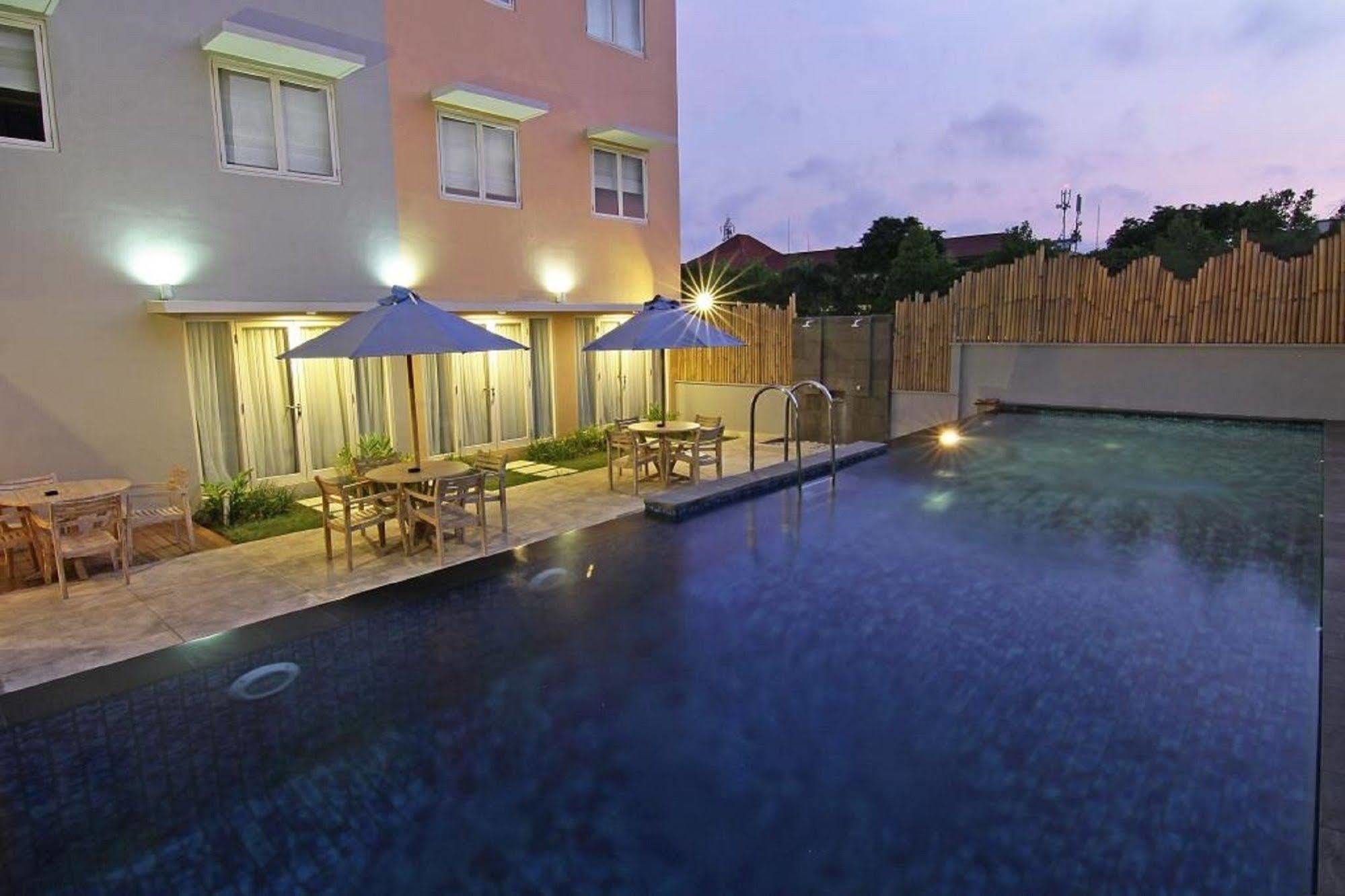 Santosa City Hotel Denpasar Kültér fotó