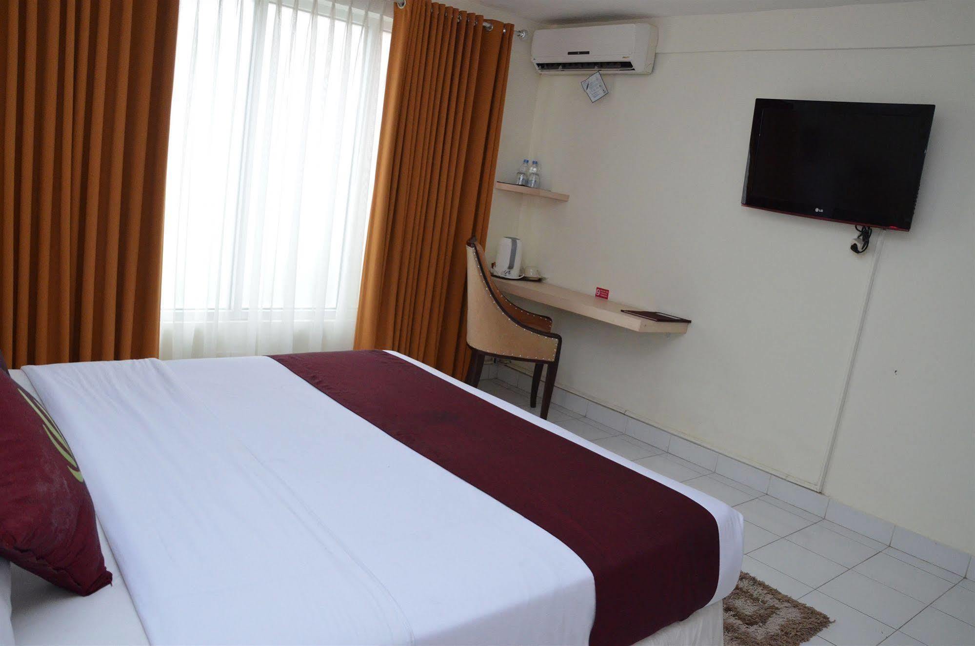 Santosa City Hotel Denpasar Kültér fotó