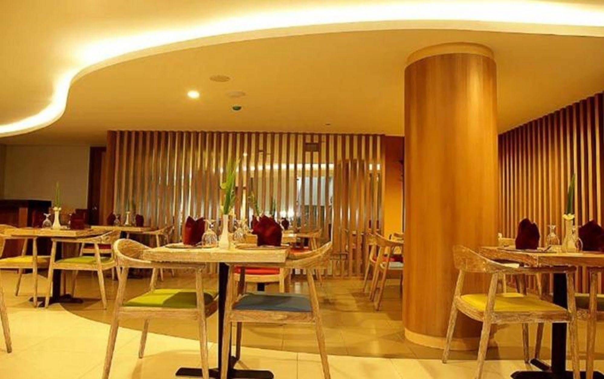 Santosa City Hotel Denpasar Kültér fotó